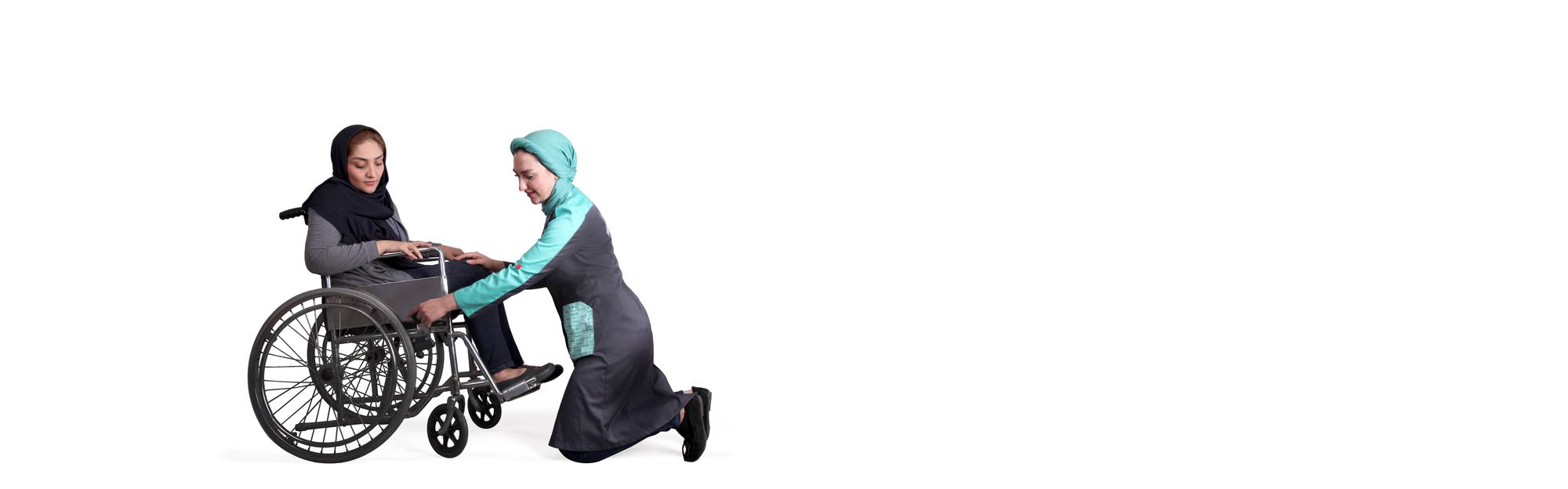 پرستار بیمار با آچاره